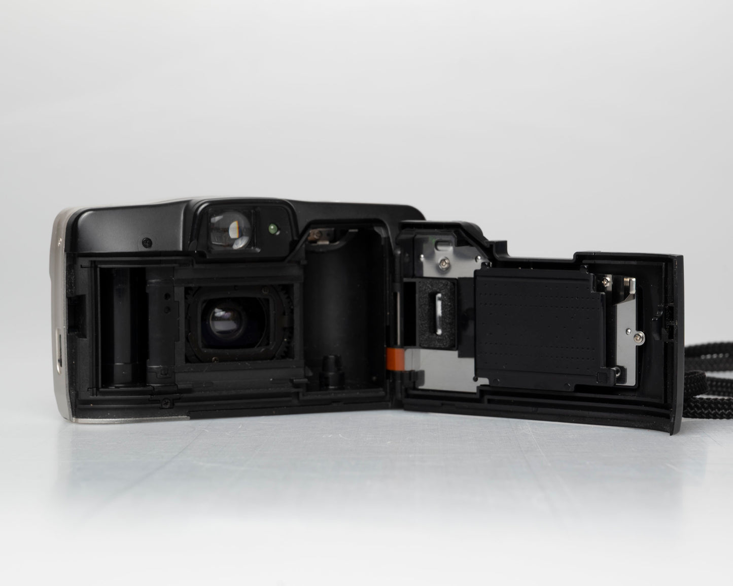 Canon Sure Shot Zoom 76 Date 35mm film camera w/ case (serial 4575391)