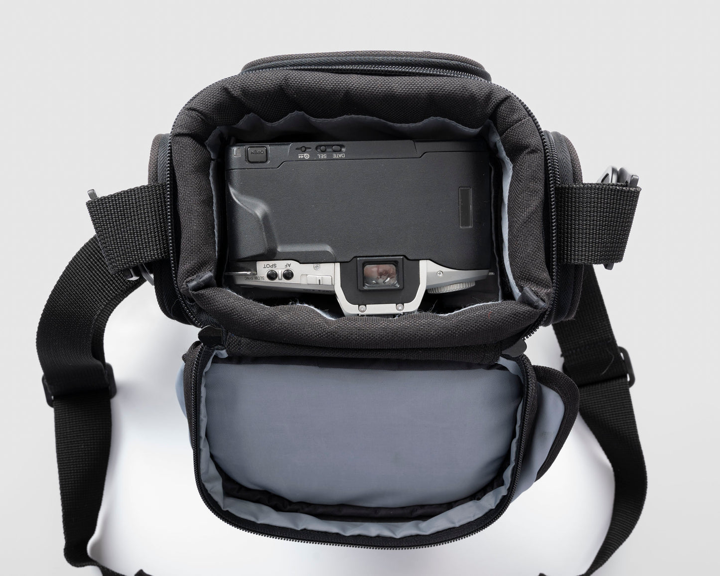 Minolta compact black camera shoulder bag