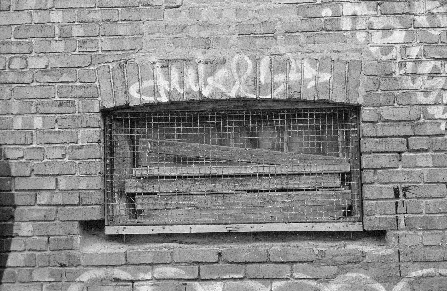 Canon AE-1 35mm SLR w/ Canon FD 50mm f1.8 lens + Speedlite 188A flash + original manual (serial 2388361)