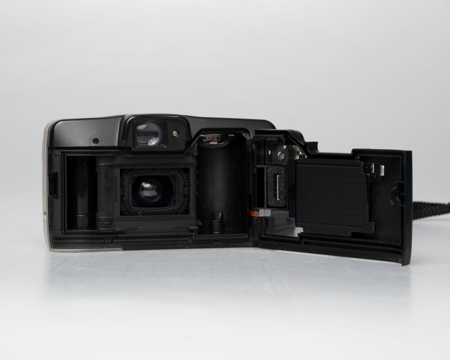 Canon Sure Shot Zoom 76 35mm film camera w/ case (serial 5842071)