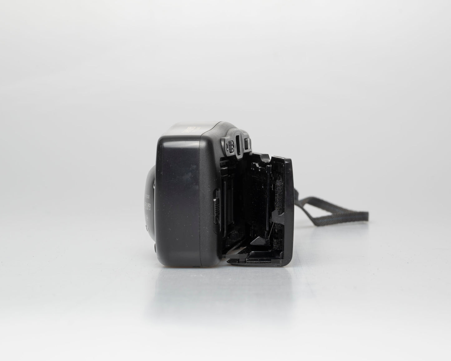 Fujifilm DL-95 Super 35mm film camera w/ case (serial 61203419)