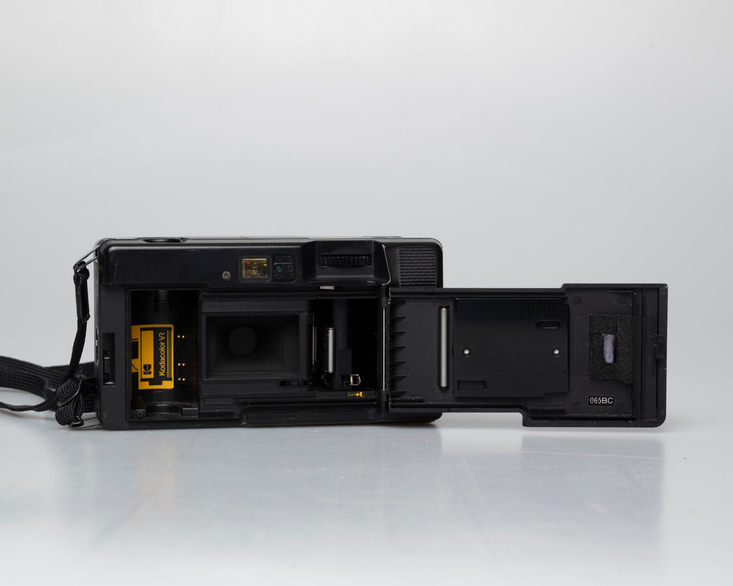 Appareil photo argentique Kodak VR35 K10 autofocus 35mm avec étui (série 152377)