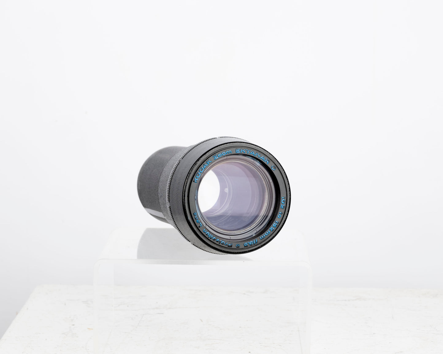 Kodak Ektagraphic III E Plus 35mm slide projector w/ Ektanar C 102-125mm f3.5 zoom lens