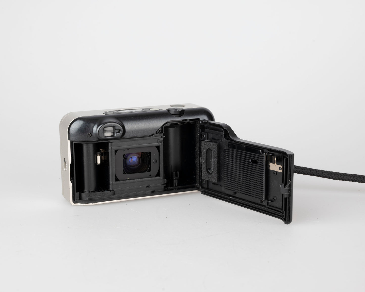 Appareil photo Konica FR735-R (alias Z-Up 70 Super) 35 mm avec étui