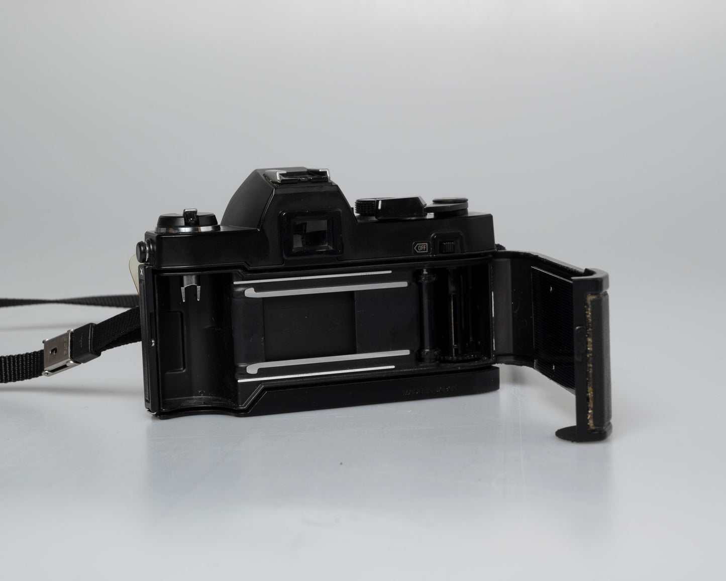 Konica Autoreflex TC 35mm film SLR w/Hexanon AR 40mm f1.8 lens (serial 335858) | film🎞tested