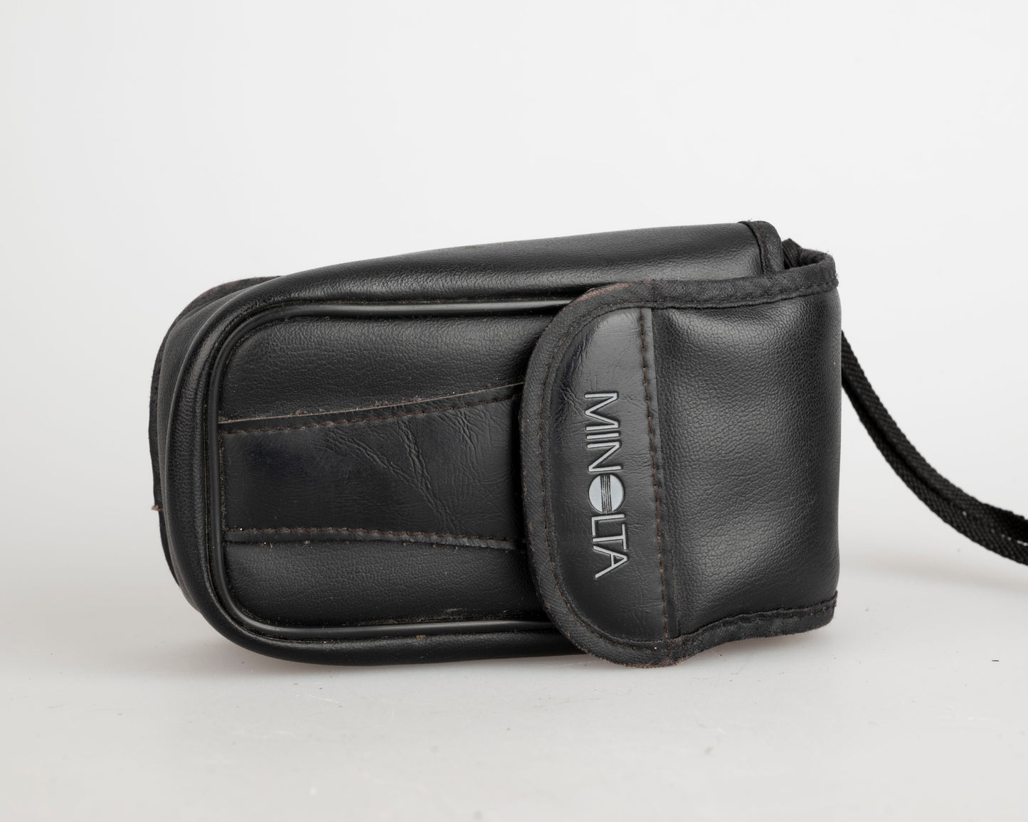 Minolta Freedom Zoom Explorer 35mm camera w/ case (serial 36820695)