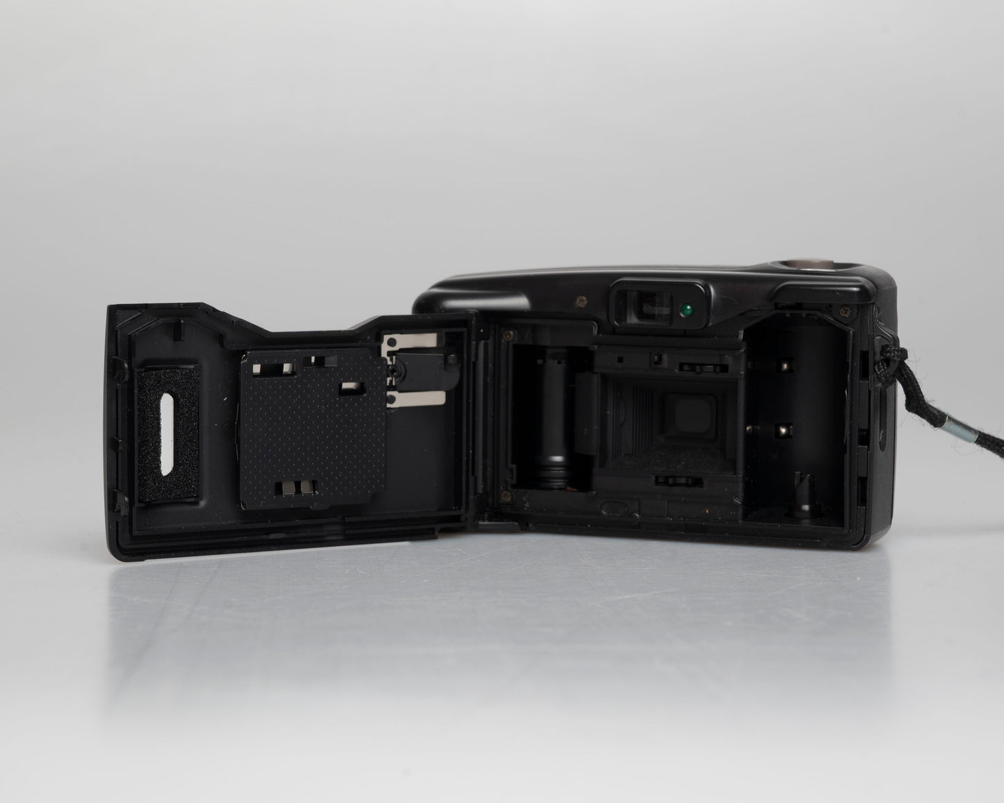 Canon New Snappy EL 35mm camera w/ case (serial 9150172)