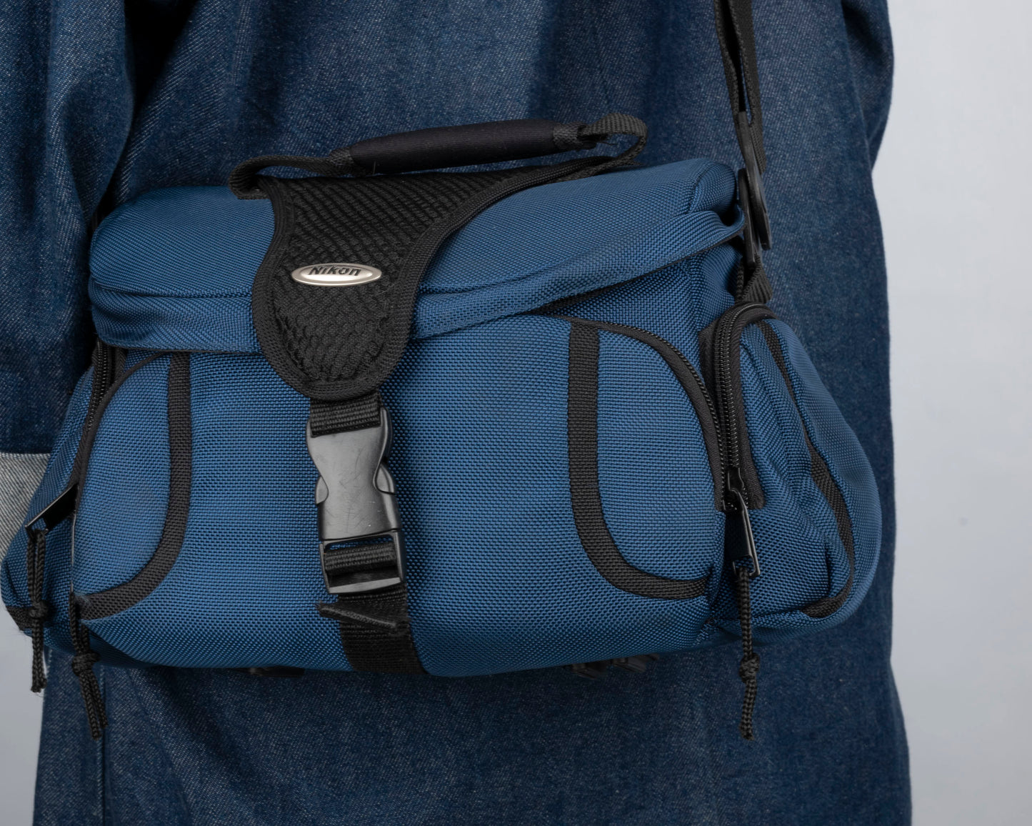Nikon mid-sized blue and black camera bag