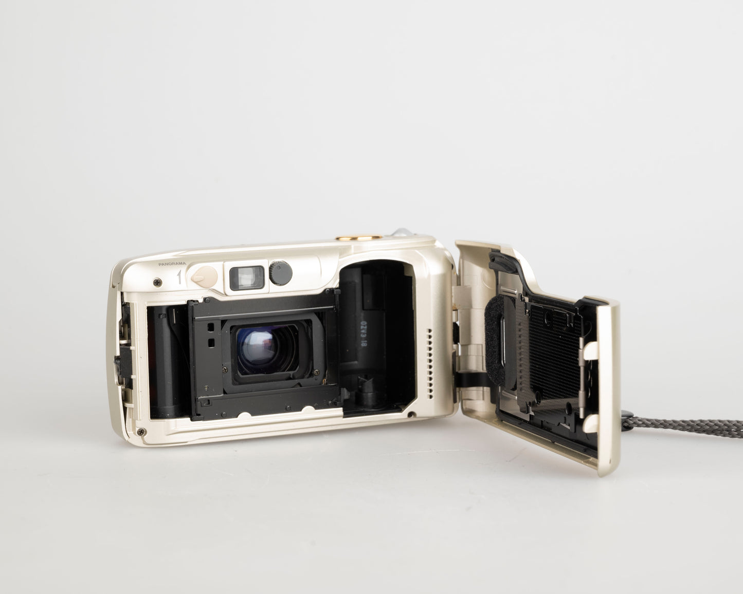 Olympus Stylus Epic Zoom 115 Deluxe 35mm camera w/ case (serial 3118245)