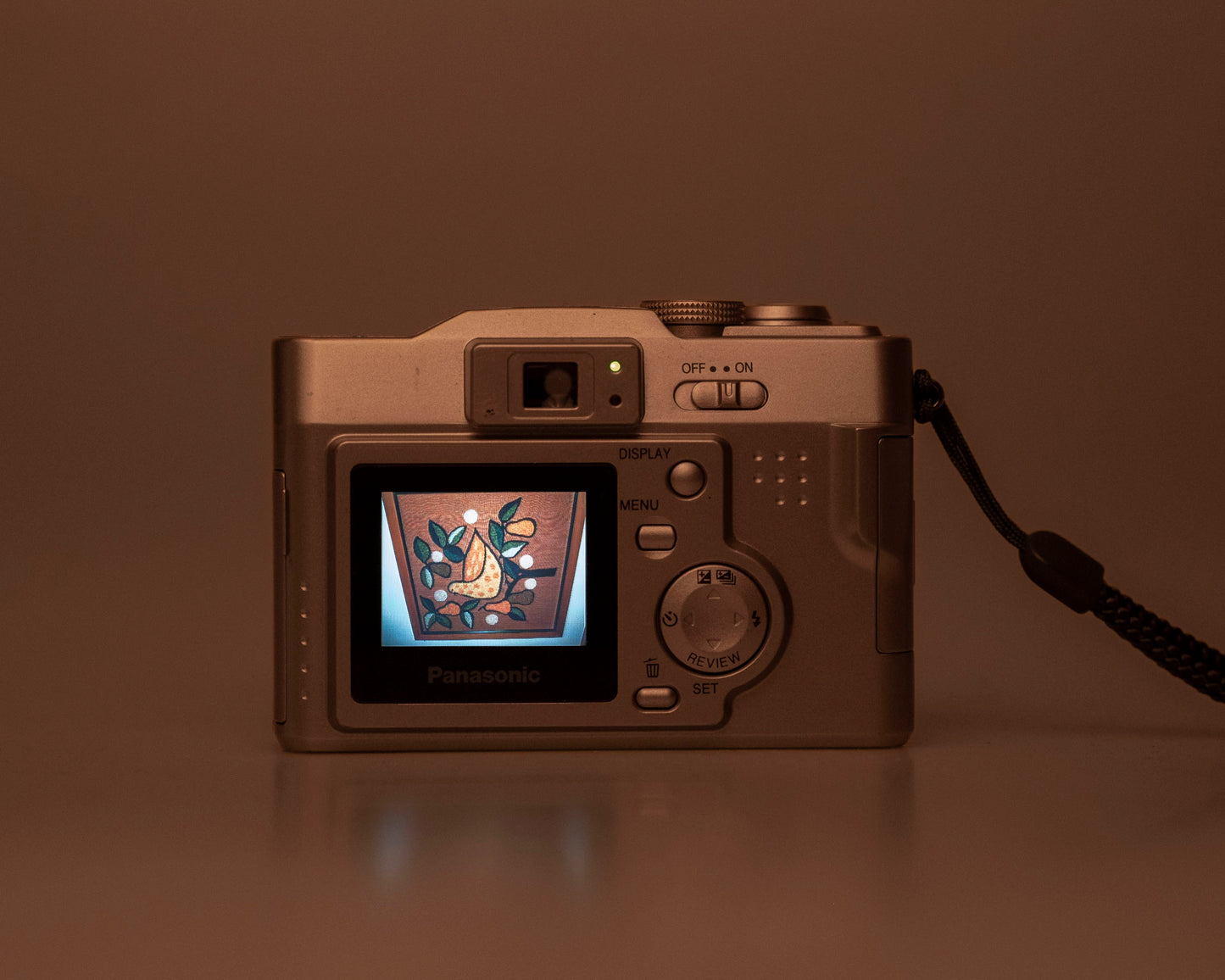 Panasonic Lumix DMC-LC43 4 MP digicam w/ 2 GB SD card