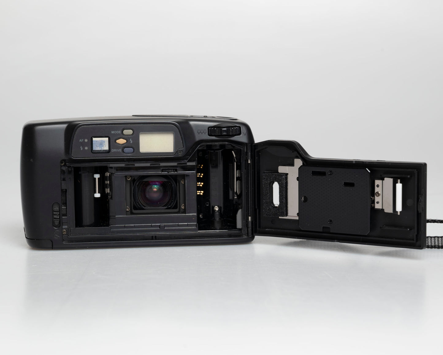 Pentax Zoom70-R 35mm film camera (serial 2617155)