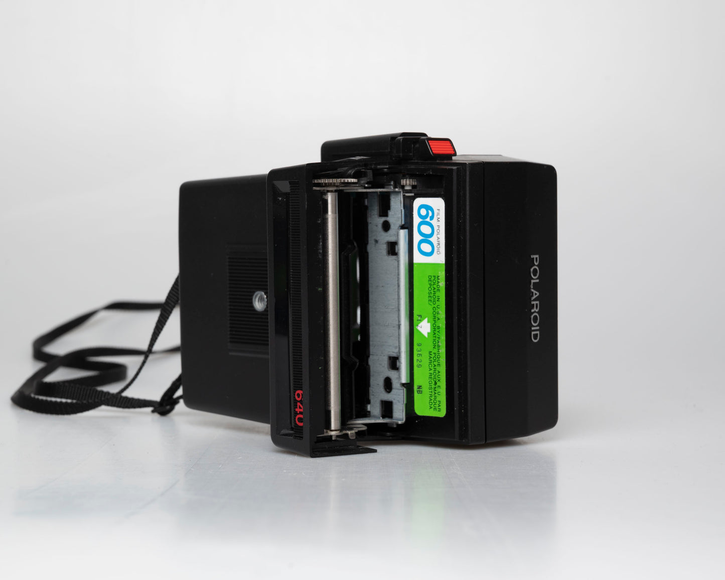 Polaroid 640 instant film camera (serial F1Z93529NB)