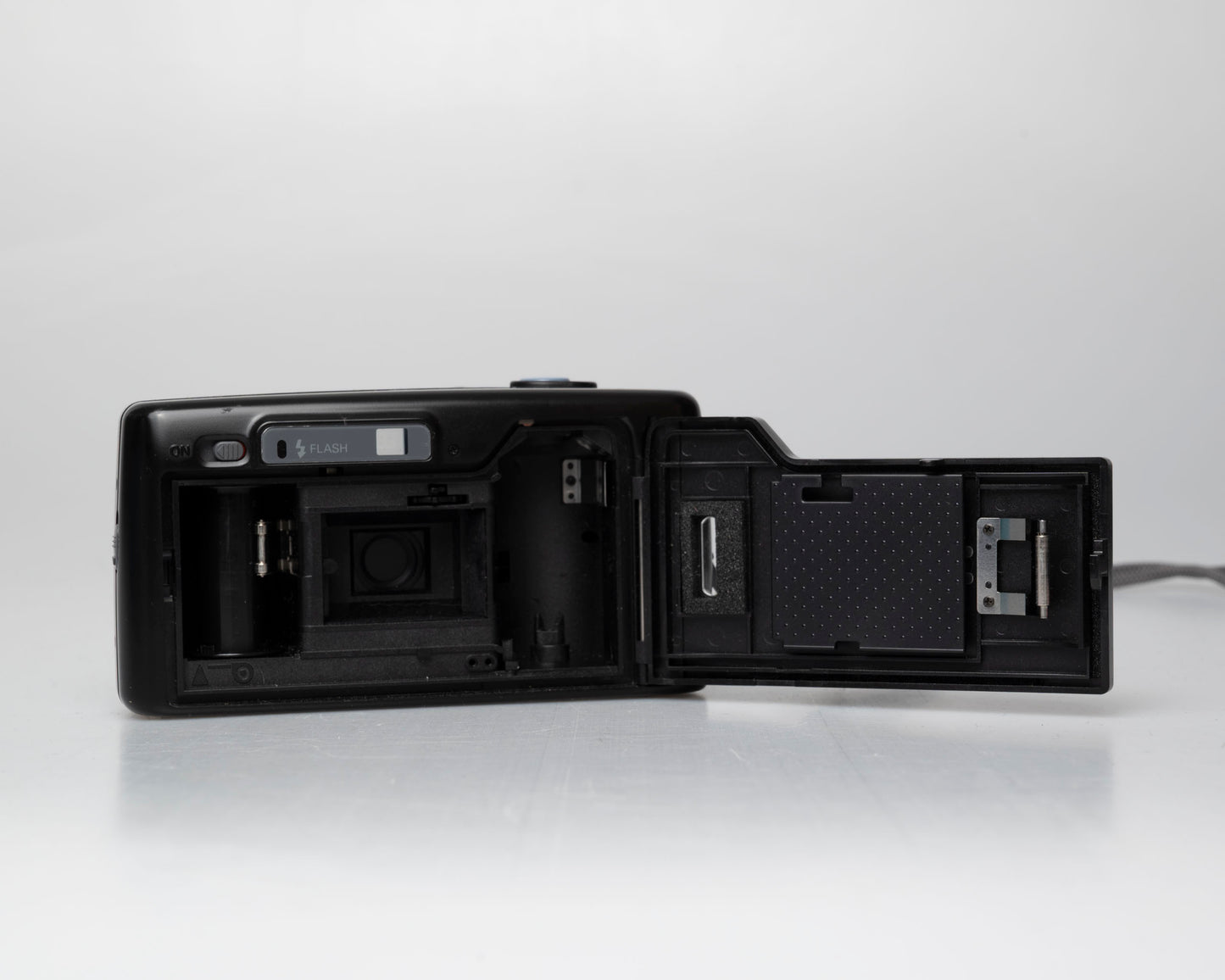 Ricoh L-20 35mm camera w/ case and manual (serial 76229655)