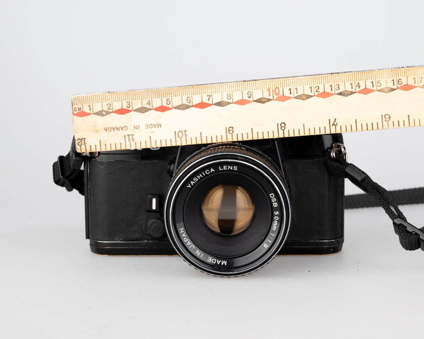 Reflex Yashica FX-3 35 mm avec objectif 50 mm f1.9 (série 287813)