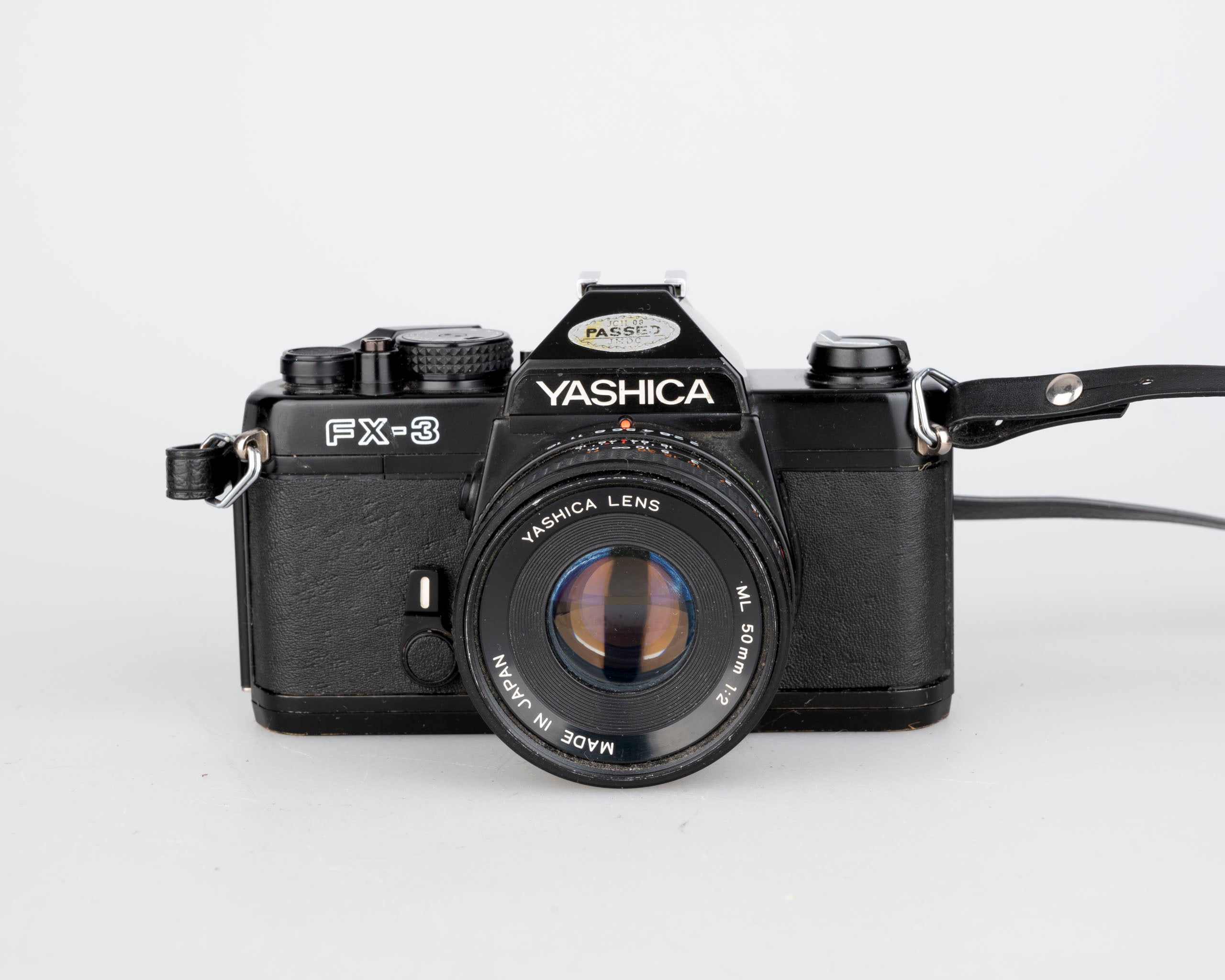 Yashica FX 3 35mm SLR W 50mm F2 Lens Ever ready Case serial 307625 Yashica FX 3 35mm SLR W 50mm F2 Lens Ever ready Case serial 307625