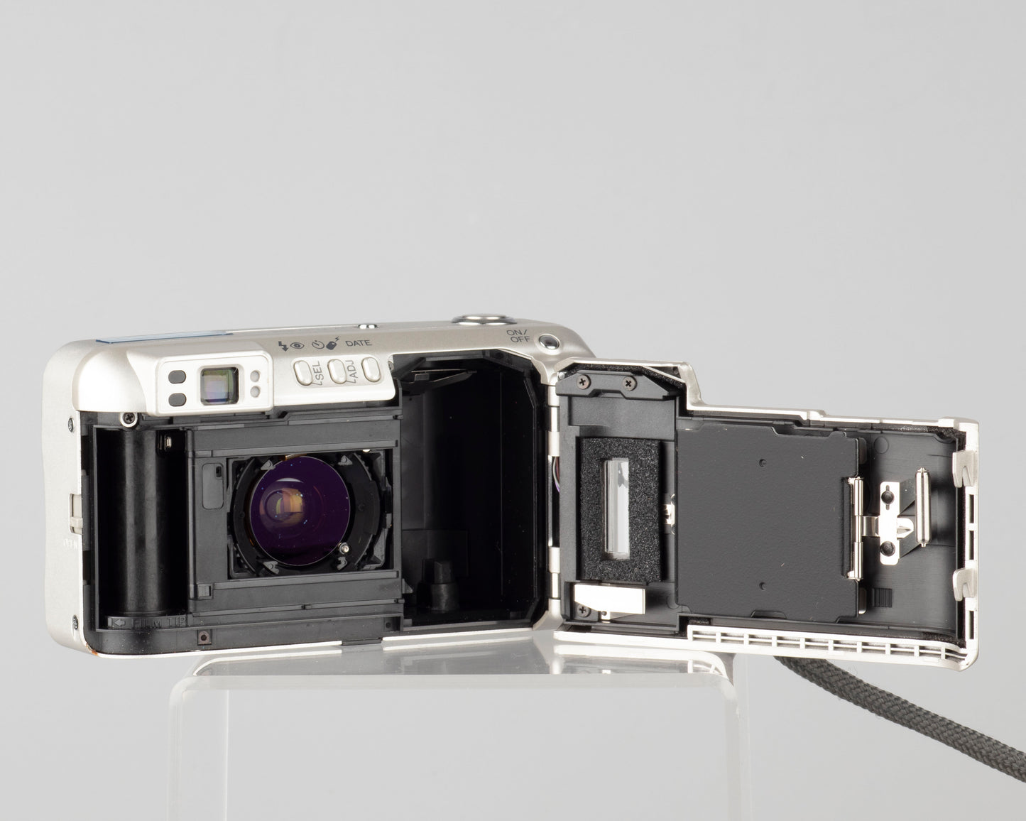 Minolta Freedom Zoom 140 Date 35mm camera w/ case (serial 31310099)