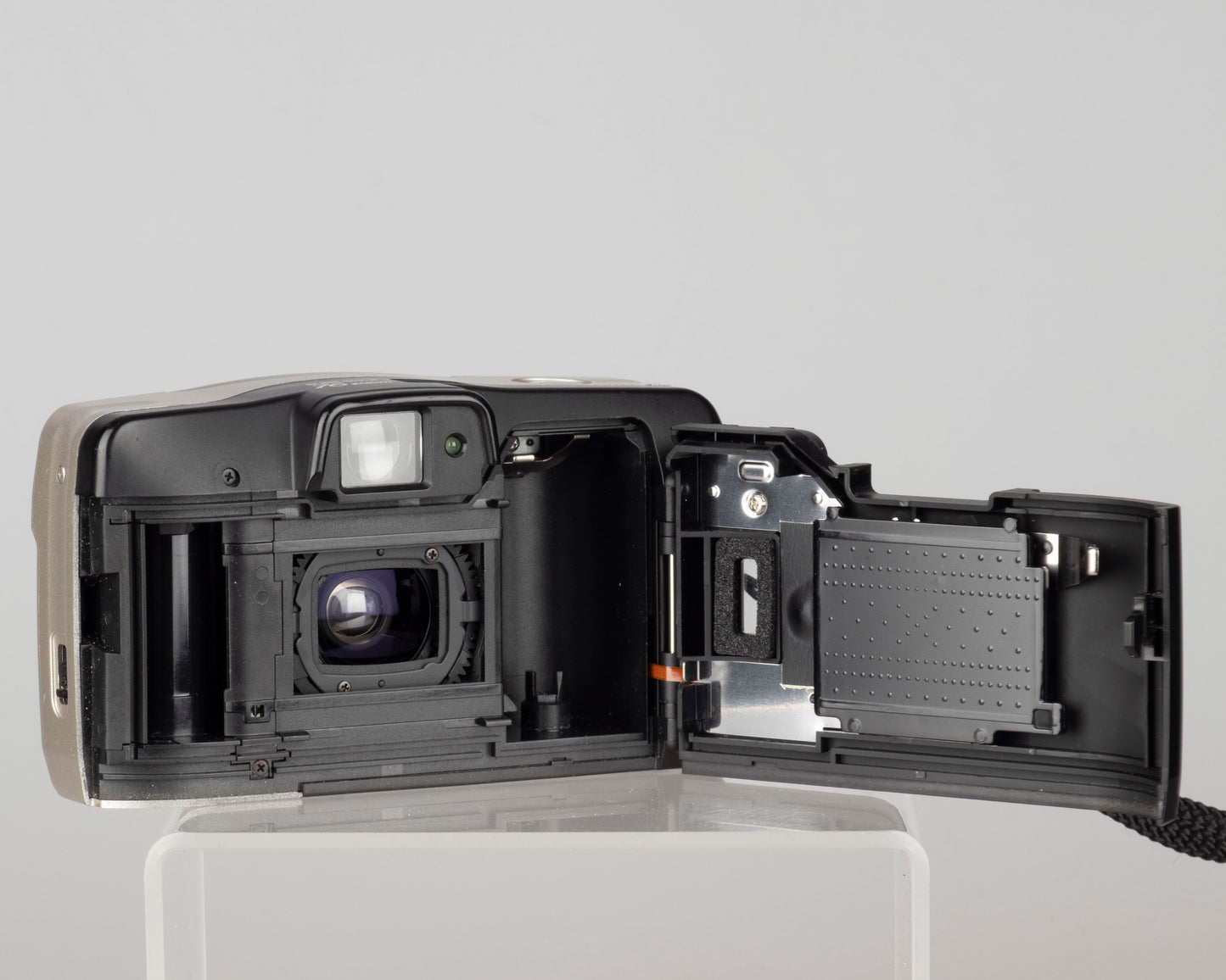 Canon Sure Shot 76 Zoom 35mm film camera (serial 4248609)