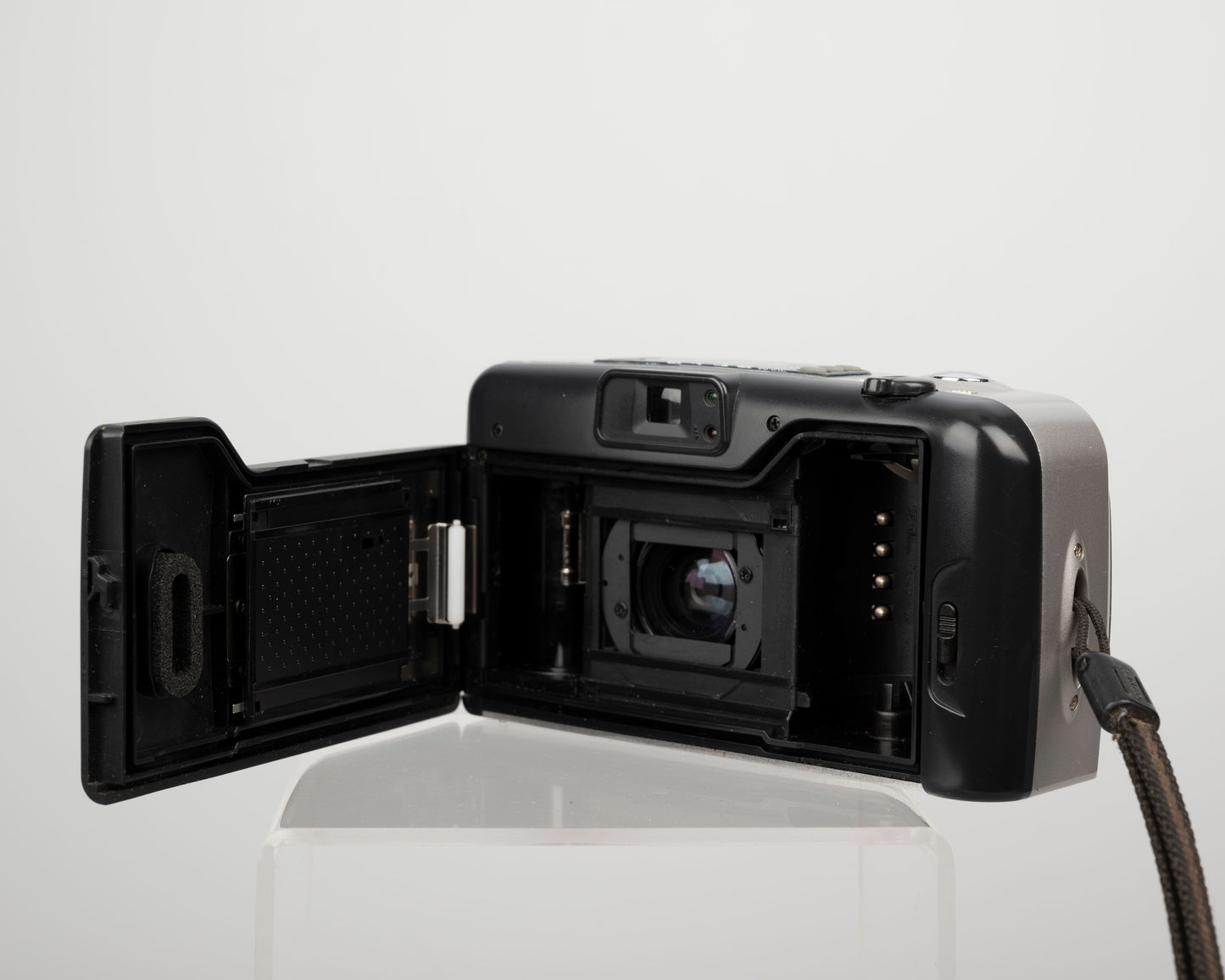 Fujifilm Zoom Date 70 35mm camera (serial 4541226)