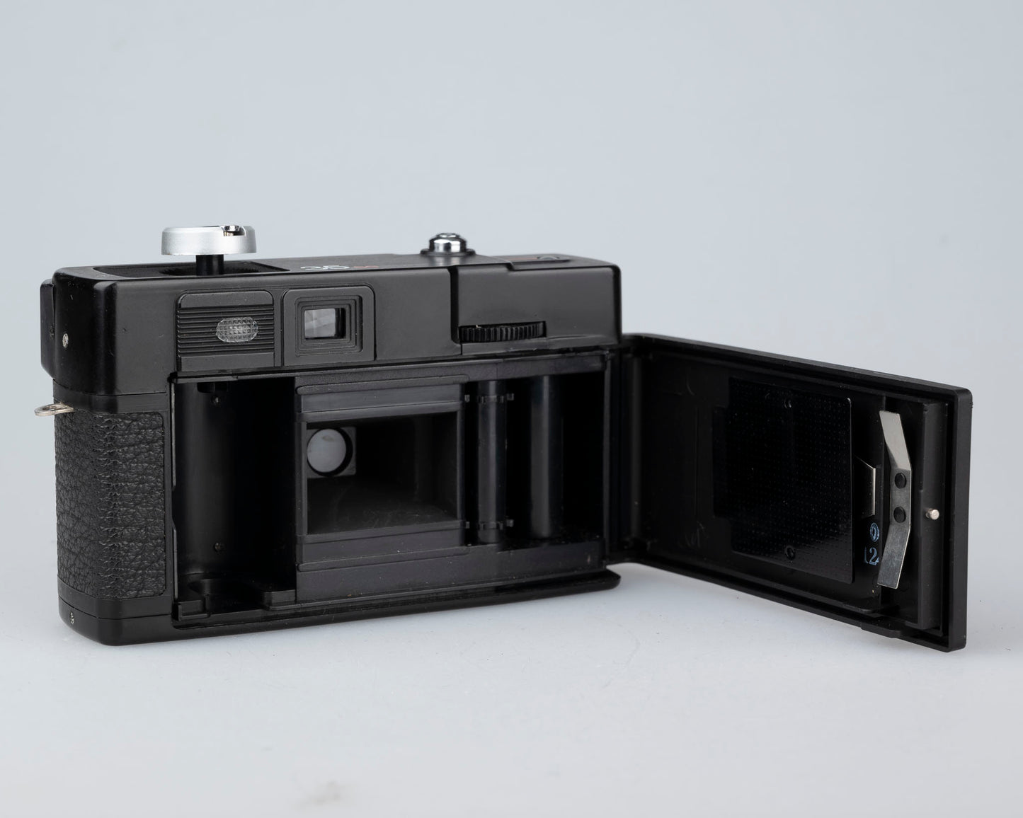 Hanimex 35SE 35mm camera (flash not working; otherwise ok)