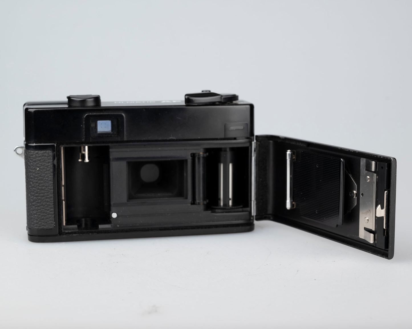 Minolta Hi-Matic AF 35mm camera w/ ever-ready case (serial 296583)