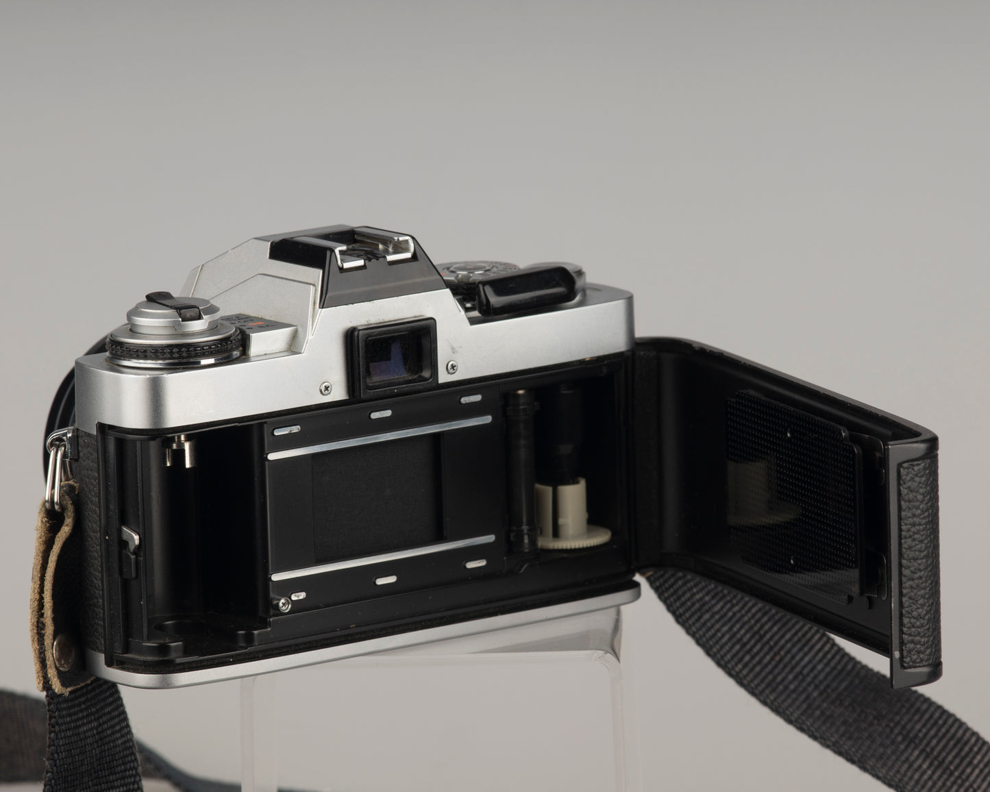 Minolta XG-1n 35mm SLR with 50mm f1.7 lens