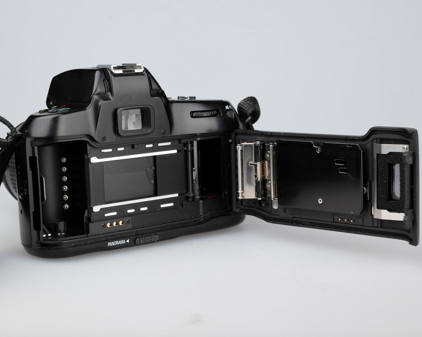 Nikon F70 35mm film SLR w/ AF Nikkor 28-80mm 3.5-5.6D lens