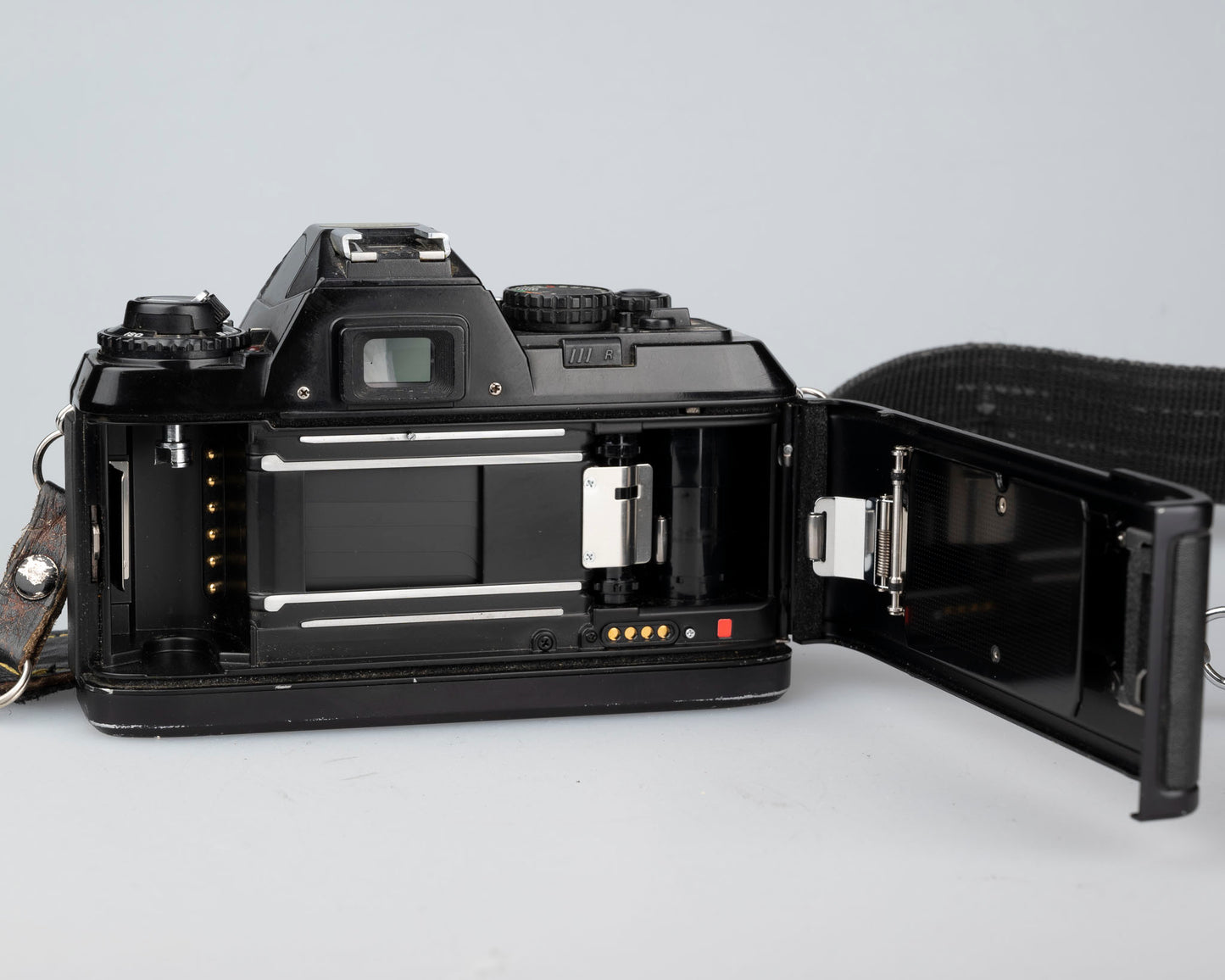 Nikon N2020 35mm film SLR w/ AF Nikkor 50mm f1.8 lens