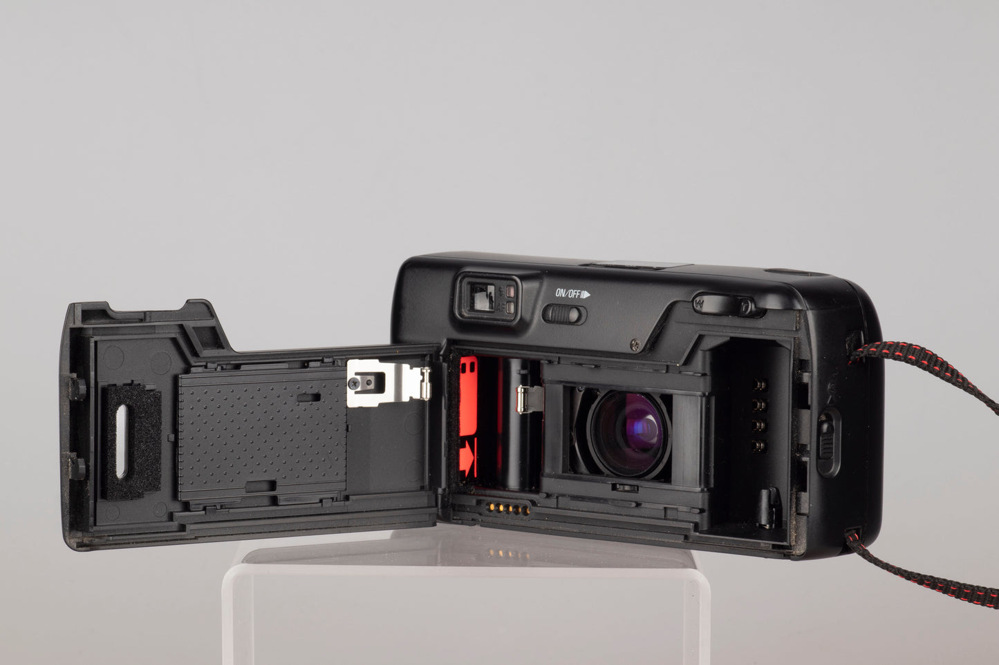 Nikon Zoom Touch 400 35mm camera w/ case and manual (serial 5567905)