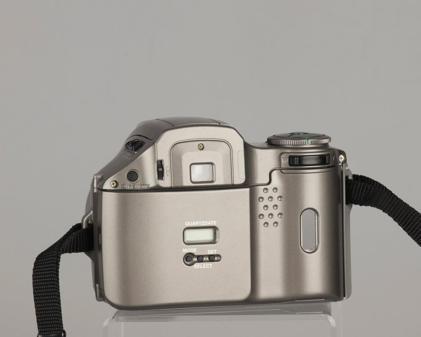 Olympus IS-300 'bridge' SLR 35 mm avec objectif 28-110