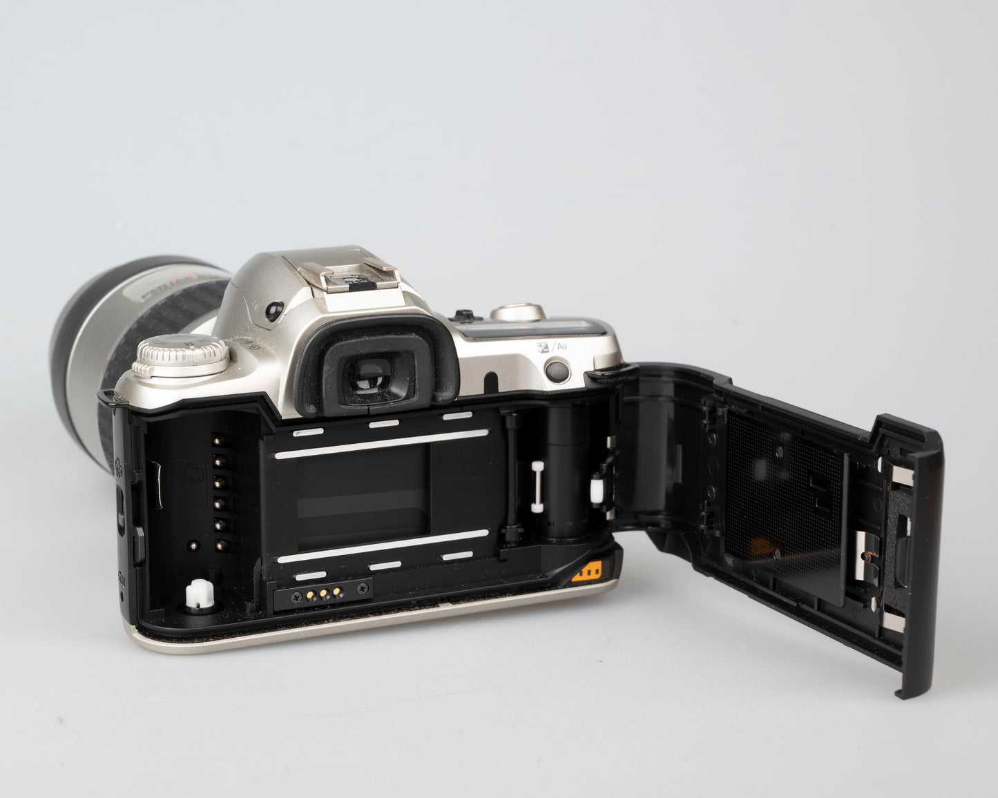 Pentax MZ-50 35mm SLR w/ SMC Pentax FA 80-320mm lens (serial 7178033)