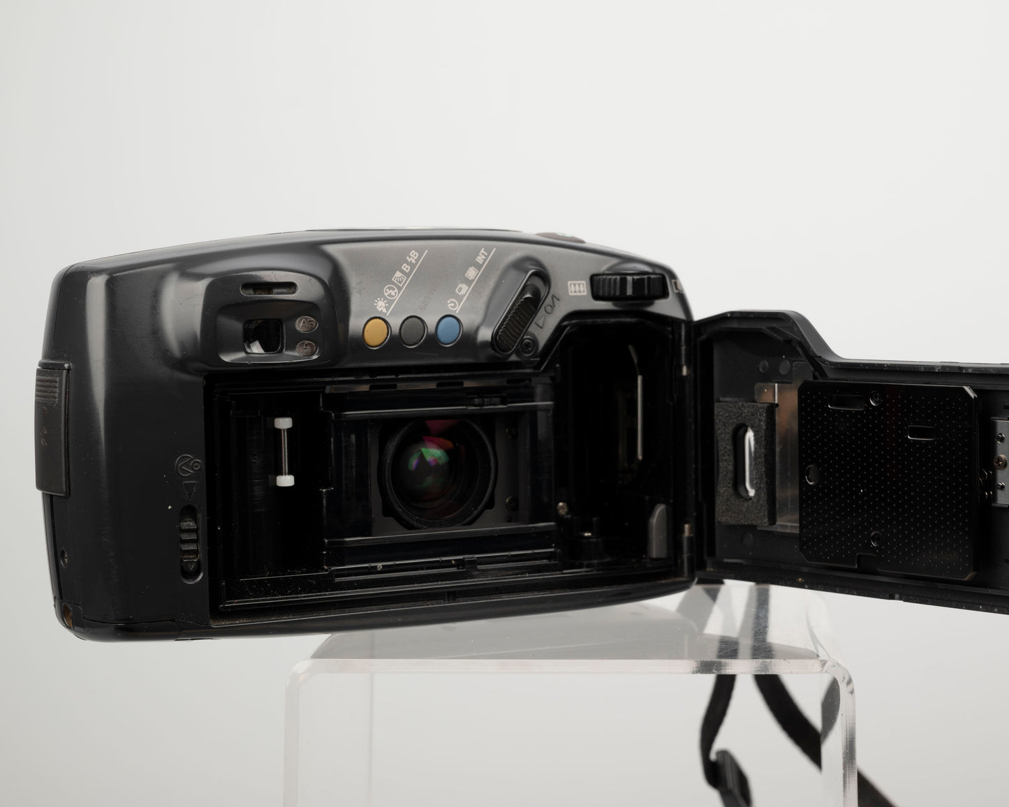 Pentax Zoom 105-R 35mm camera w/case and manual (serial 2483300)