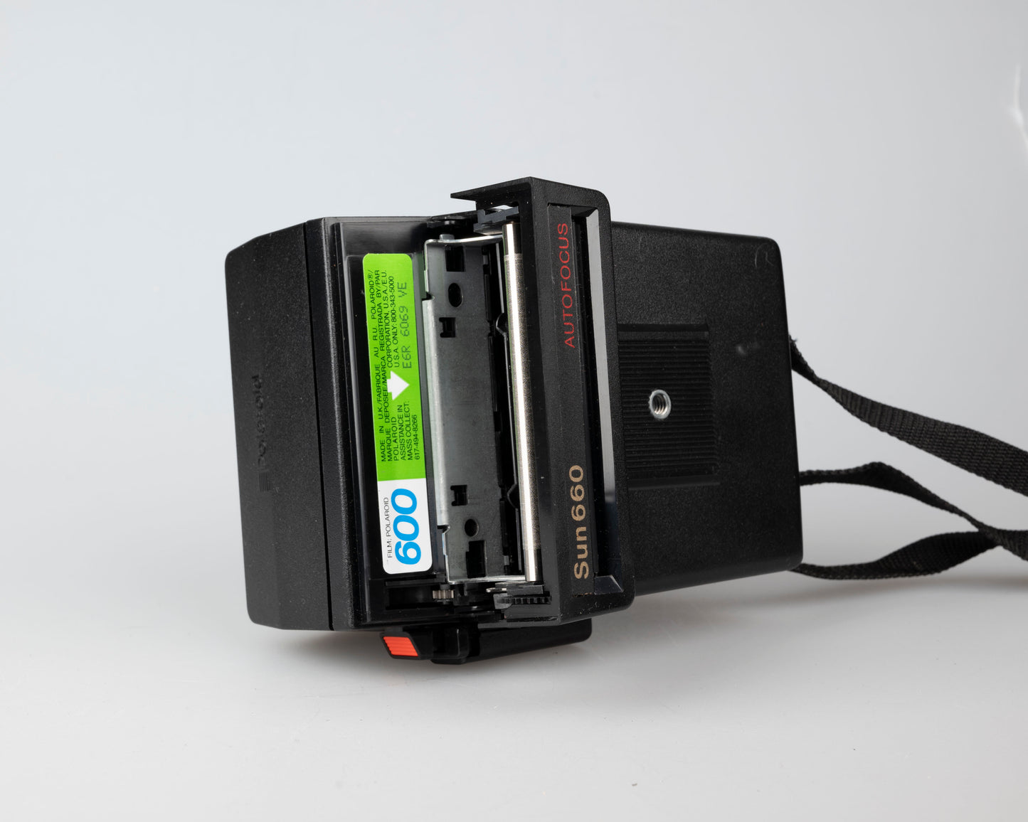 Polaroid Sun 660 Autofocus instant film camera (serial E6R6069VE)