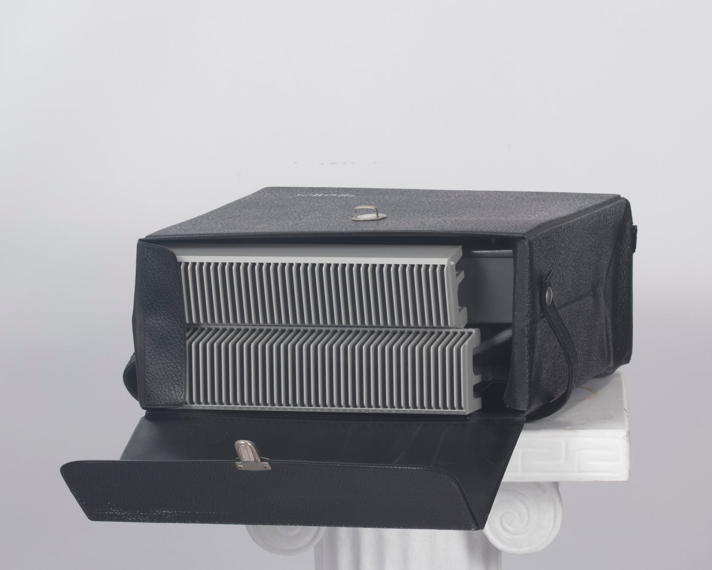 Rollei P350AF 35mm slide projector