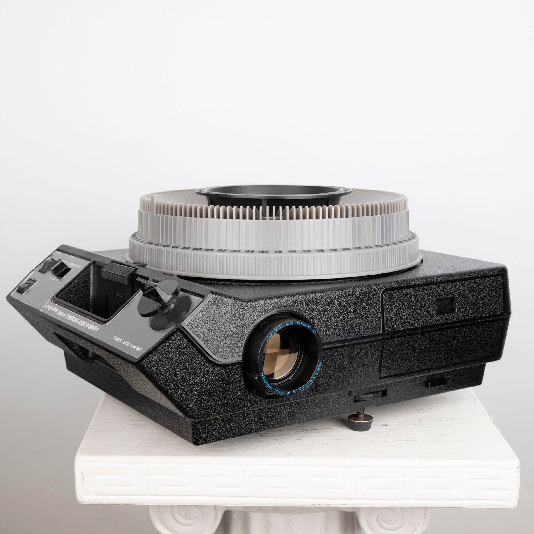 Slide Projectors – New Wave Pool