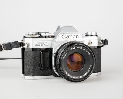Canon AT-1 35 mm SLR avec objectif Canon FD 50 mm f1.8