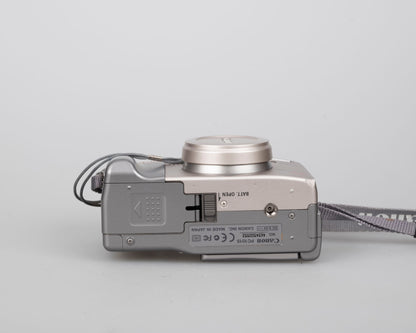Canon Powershot G2 digicam w/ 4 MP CCD sensor; includes 256MB CF card + 2 batteries w/ charger + original box, manuals & accessories