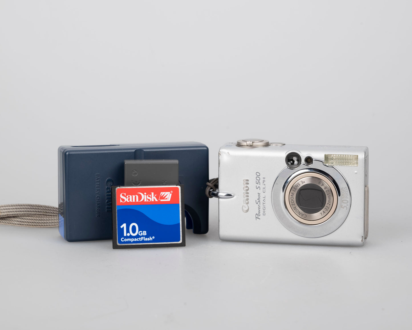 Appareil photo numérique Canon Powershot S500 Digital Elph 5MP CCD avec carte CF 1 Go + batterie + chargeur