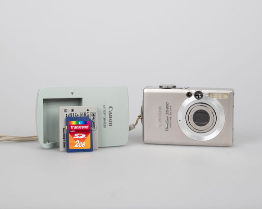 Canon Powershot SD600 Digital Elph 6MP CCD digicam w/ 2GB SD card + battery + charger