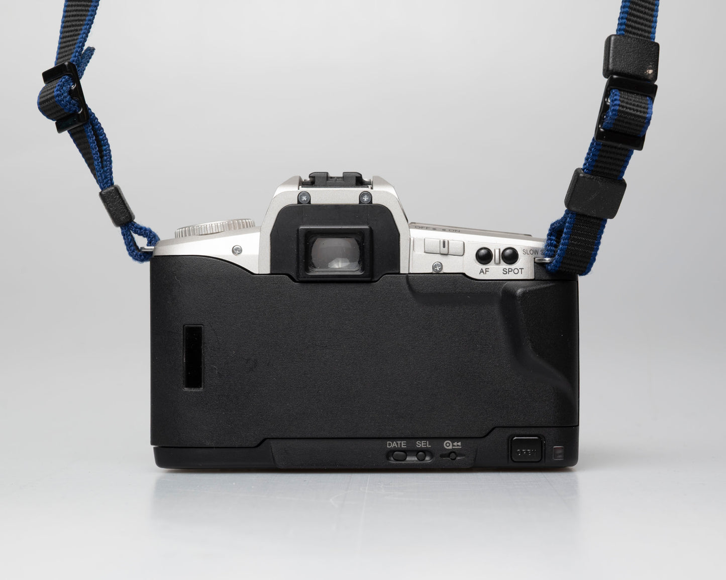 Minolta Maxxum 4 35mm film SLR w/ 28-80mm lens (serial 39314484)