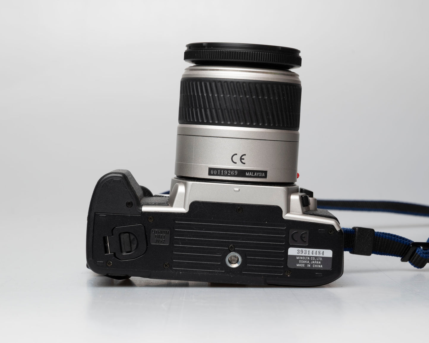 Minolta Maxxum 4 35mm film SLR w/ 28-80mm lens (serial 39314484)