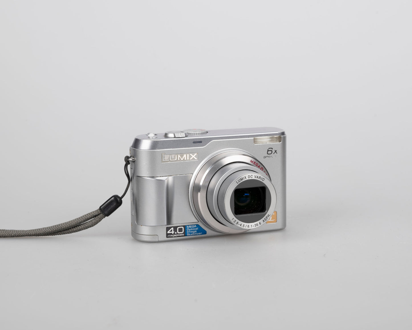 Panasonic Lumix DMC-LZ1 4 MP CCD sensor digicam (uses AA batteries + SD card memory)