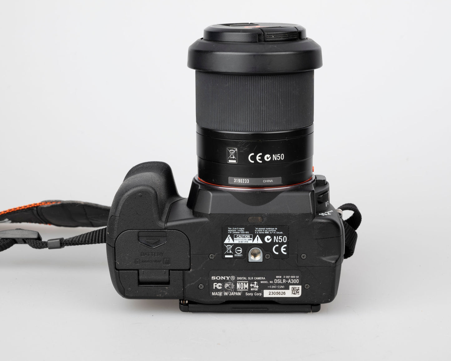 Sony Alpha DSLR-A300 Capteur CCD 10,2 MP Appareil photo reflex numérique avec objectif zoom DT 18-70 mm f/3,5-5,6