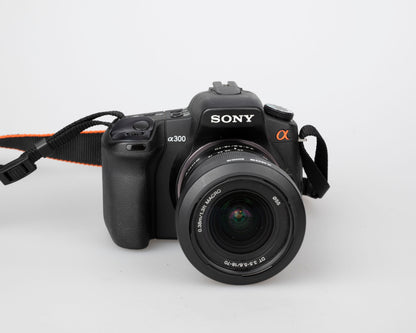 Sony Alpha DSLR-A300 Capteur CCD 10,2 MP Appareil photo reflex numérique avec objectif zoom DT 18-70 mm f/3,5-5,6