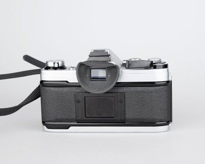 Canon AE-1 35 mm SLR avec objectif Canon FD 50 mm f1.8 + flash Speedlite 188A + manuel d'origine (série 2388361)
