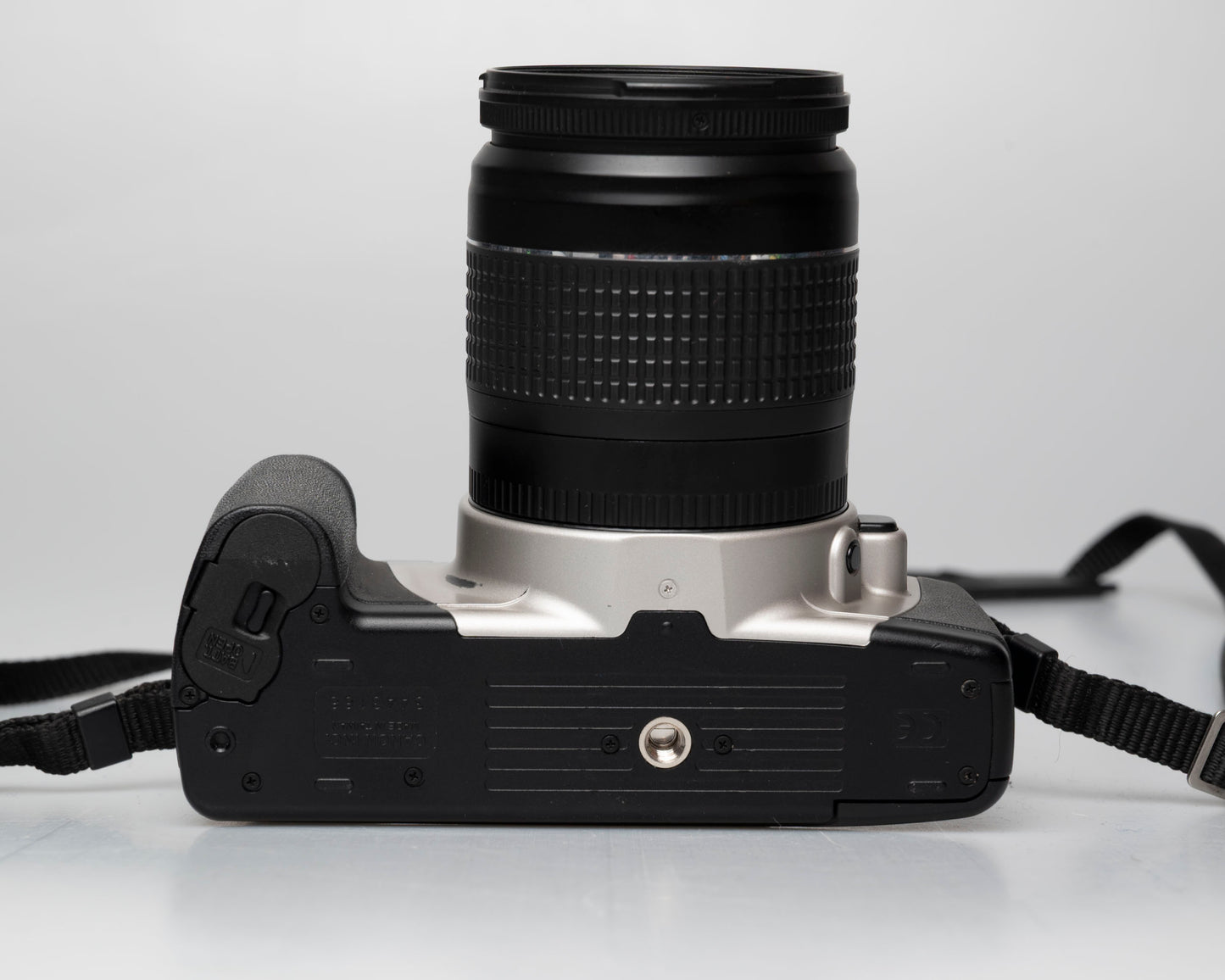 Canon EOS Rebel 2000 35mm film SLR w/ Canon EF 35-80 lens + ever-ready case