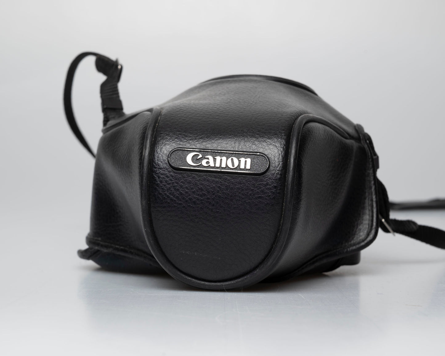 Canon EOS Rebel 2000 35mm film SLR w/ Canon EF 35-80 lens + ever-ready case