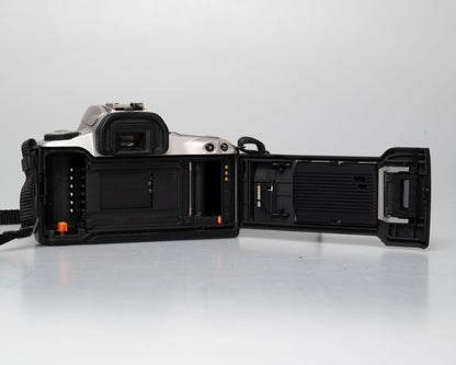 Canon EOS Rebel 2000 35mm film SLR w/ Canon EF 35-80 lens + ever-ready case