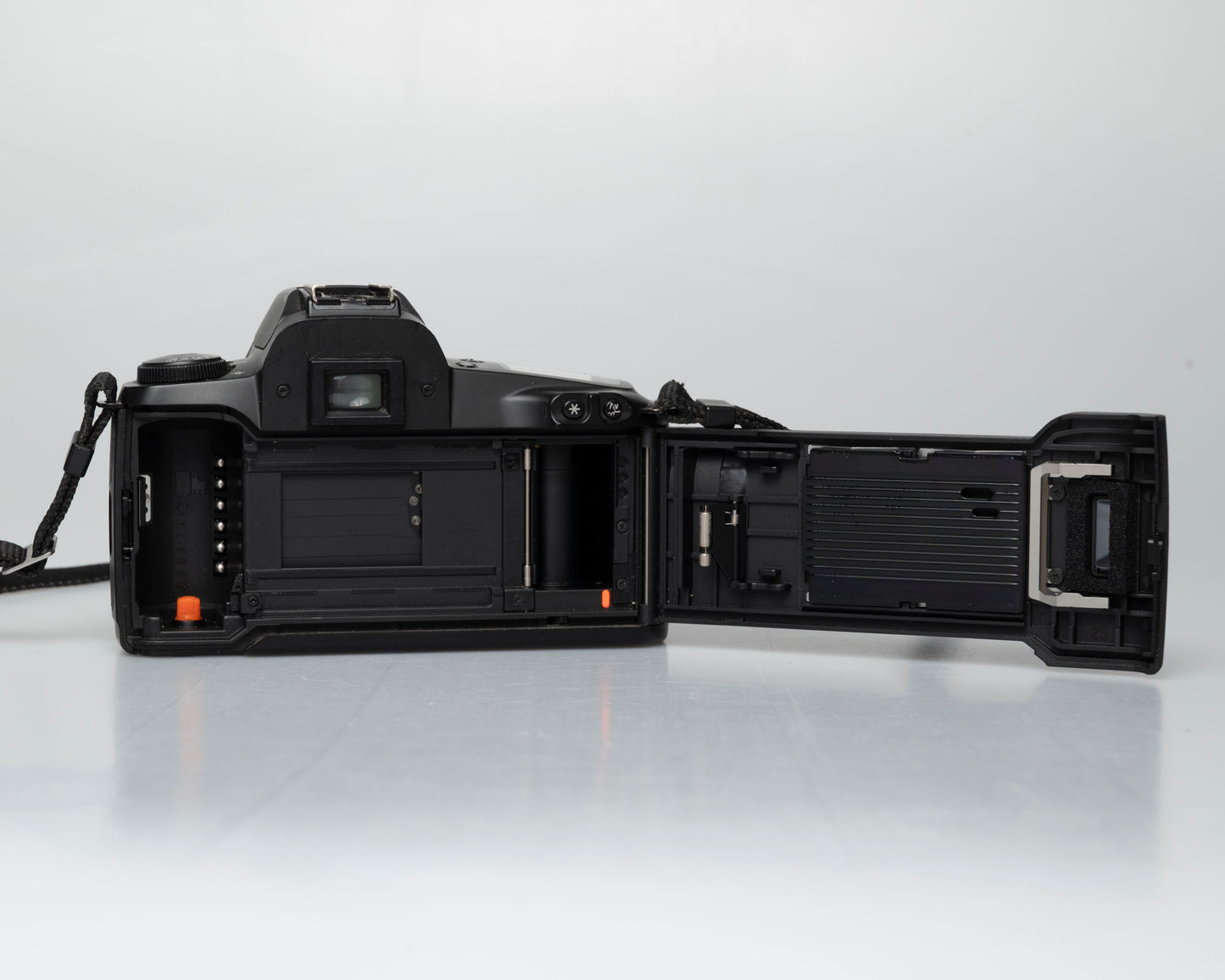 Canon EOS Rebel G 35mm film SLR w/ Canon EF 28-80mm lens (serial 1062789)