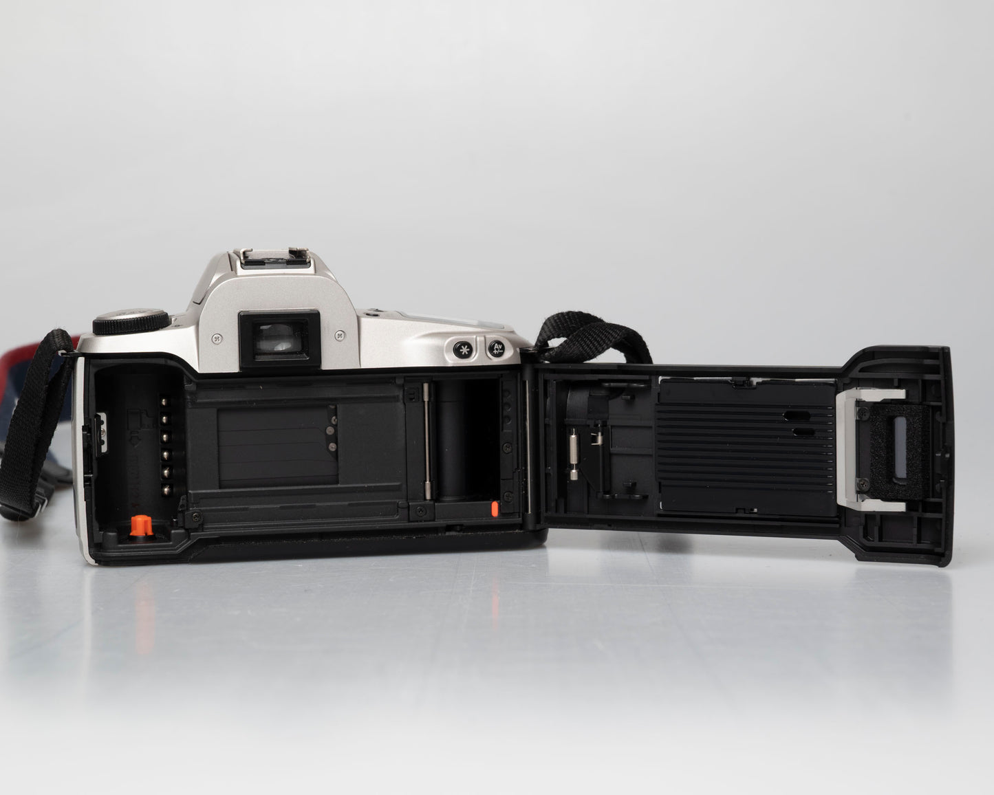 Canon EOS Rebel G 35mm film SLR w/ Canon EF 35-90 lens (serial 5513204)