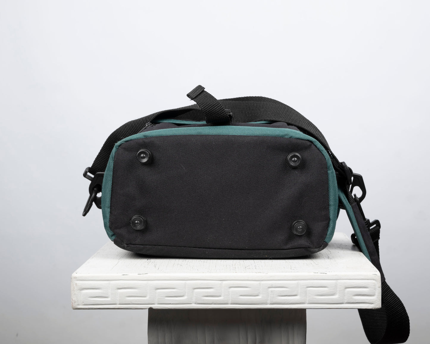 Canon black and green mid-sized camera shoulder bag